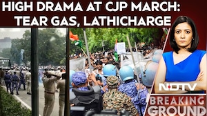 Tear Gas Fired, Lathicharge As Crowd Swells For CJP March, Cops Also Injured