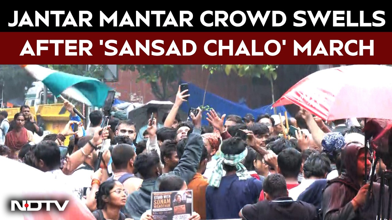 Jantar Mantar Sees Bigger Turnout A Day After 'Sansad Chalo' March