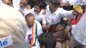 Congress Protest | मुंबईत काँग्रेसचं भाजप कार्यालयाबाहेर आंदोलन, पोलिसांकडून धरपकड