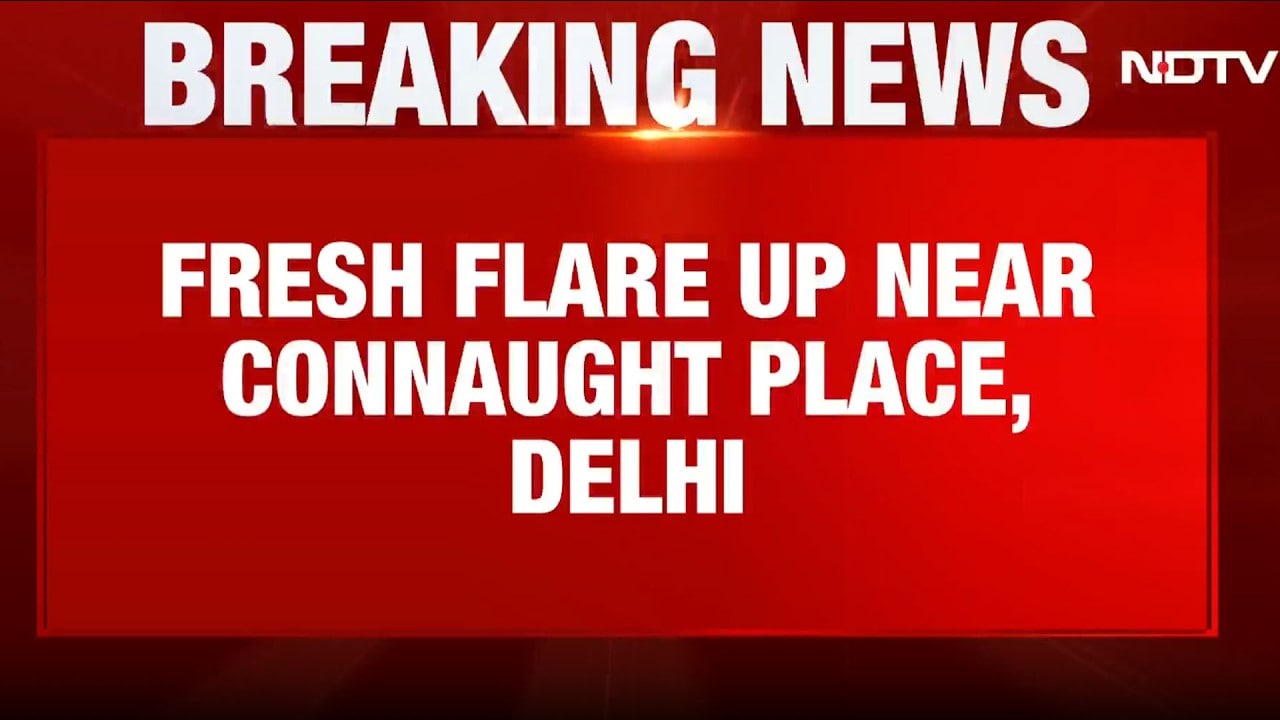 Delhi Protest Turns Violent: Clashes Erupt Near Connaught Place; RAF, Protesters Face Off