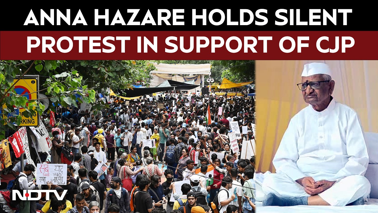 Anna Hazare Holds Silent Protest In Support Of CJP Protest