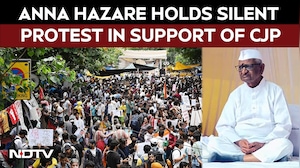 Anna Hazare Holds Silent Protest In Support Of CJP Protest