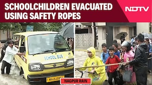 Nagpur Rain | Dramatic Visuals Show Schoolchildren Being Evacuated With Safety Ropes In Nagpur