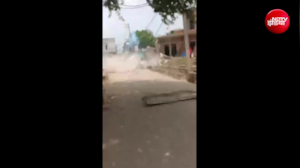 नाले की खुदाई पड़ गई भारी, ताश के पत्तों की तरह जमींदोज हुआ मकान- VIDEO