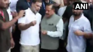 लोक कल्याण मार्ग पहुंचे केंद्रीय मंत्री जितेंद्र सिंह, राहुल गांधी से की बातचीत