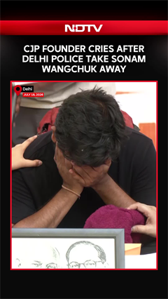 Sonam Wangchuk | CJP Founder Abhijeet Dipke Breaks Down After Delhi Police Take Sonam Wangchuk Away