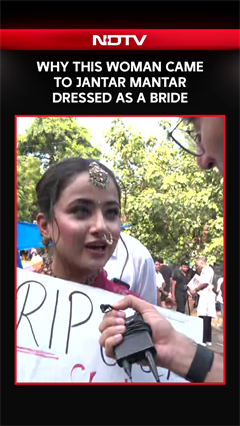 Video: Jantar Mantar Protest: Why This Woman Came to Jantar Mantar Dressed as a Bride