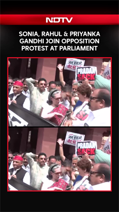 Sonia, Rahul & Priyanka Gandhi Together At Opposition Protest In Parliament