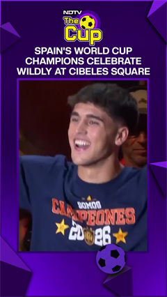 Spains World Cup Champions Celebrate Wildly At Cibeles Square