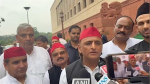 "सादे कपड़ों में वो कौन थे जिन्होंने छात्राओं के कपड़े फाड़े?", दिल्ली पुलिस पर बरसे अखिलेश यादव