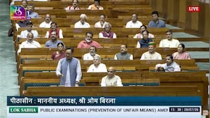 'इमरजेंसी से कम भी नहीं है...', आपातकाल को लेकर अखिलेश-रिजिजू में नोकझोंक