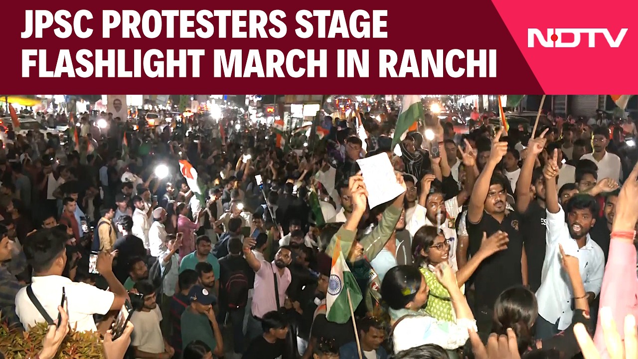 Jharkhand Protest | Protest Over Exam Irregularities Continues As Students Hold Flashlight March