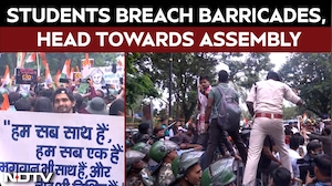 Protesting Jharkhand Students Breach Barricades, Head Towards Assembly