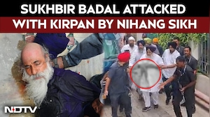 Sukhbir Badal Attacked With Kirpan By Nihang Sikh At Gurudwara In Maharashtra