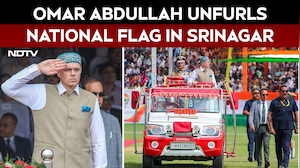 Independence Day 2026 | J&K CM Omar Abdullah Hoists National Flag In Srinagar