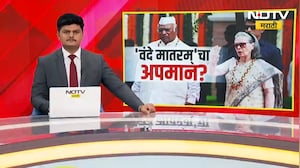 Dharashiv| पावसाचा पत्ता नाही पण जळकोटमध्ये छत्रीसाठी तुफान गर्दी,नागरिकांच्या लांबच लांब रांगा