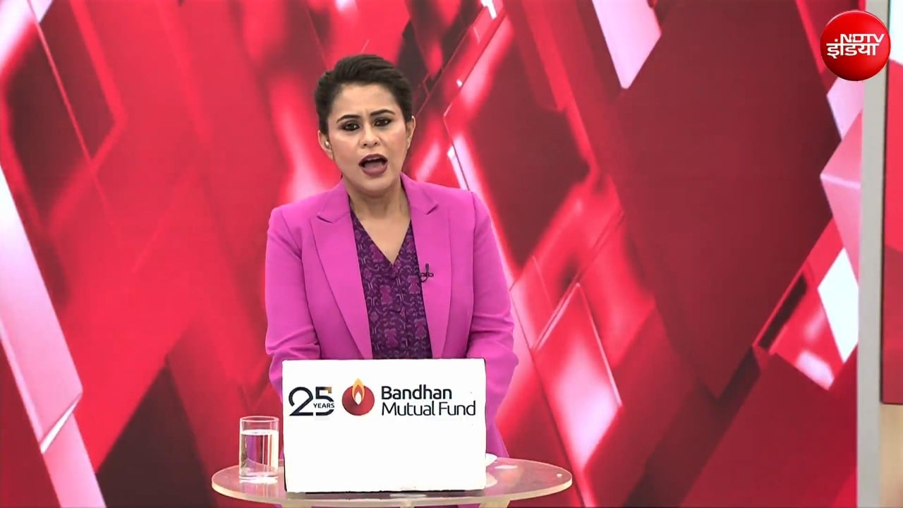 पटना में छात्रों का फूटा गुस्सा! बैरिकेड तोड़ CM आवास घेरने पर अभ्यर्थियों पर लाठीचार्ज!