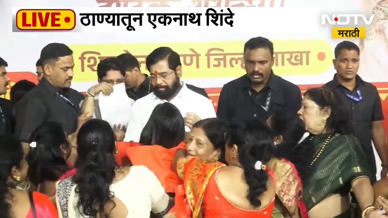 ठाण्यात टेंभीनाक्यावर Eknath Shinde यांचा लाडक्या बहिणींसोबत रक्षाबंधन सोहळा | NDTV Marathi