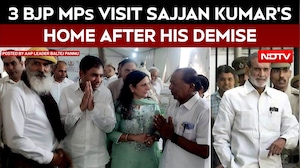 Sajjan Kumar News | Three BJP MPs Visit Sajjan Kumar's Home After His Demise