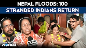 Nepal Floods: 100 Indian Tourists Return Home, Thank CM Fadnavis