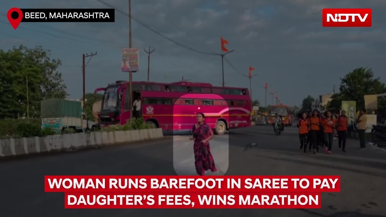 47-Year-Old Women Runs Marathon Barefoot In Saree To Pay Daughter's Fees