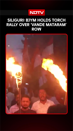 Video: Siliguri: BJYM Holds Torch Rally Over ‘Vande Mataram’ Row, Protests Congress Leaders