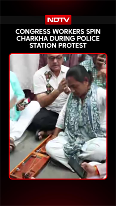 Congress Workers Spin Charkha, Sing Songs During Protest Outside Parliament Street Police Station