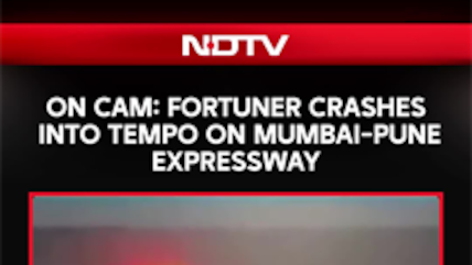 Mumbai-Pune Expressway Crash: Speeding Fortuner Hits Vegetable-Laden Tempo