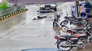 तेज रफ्तार थार ने मारी बाइक सवार को टक्कर