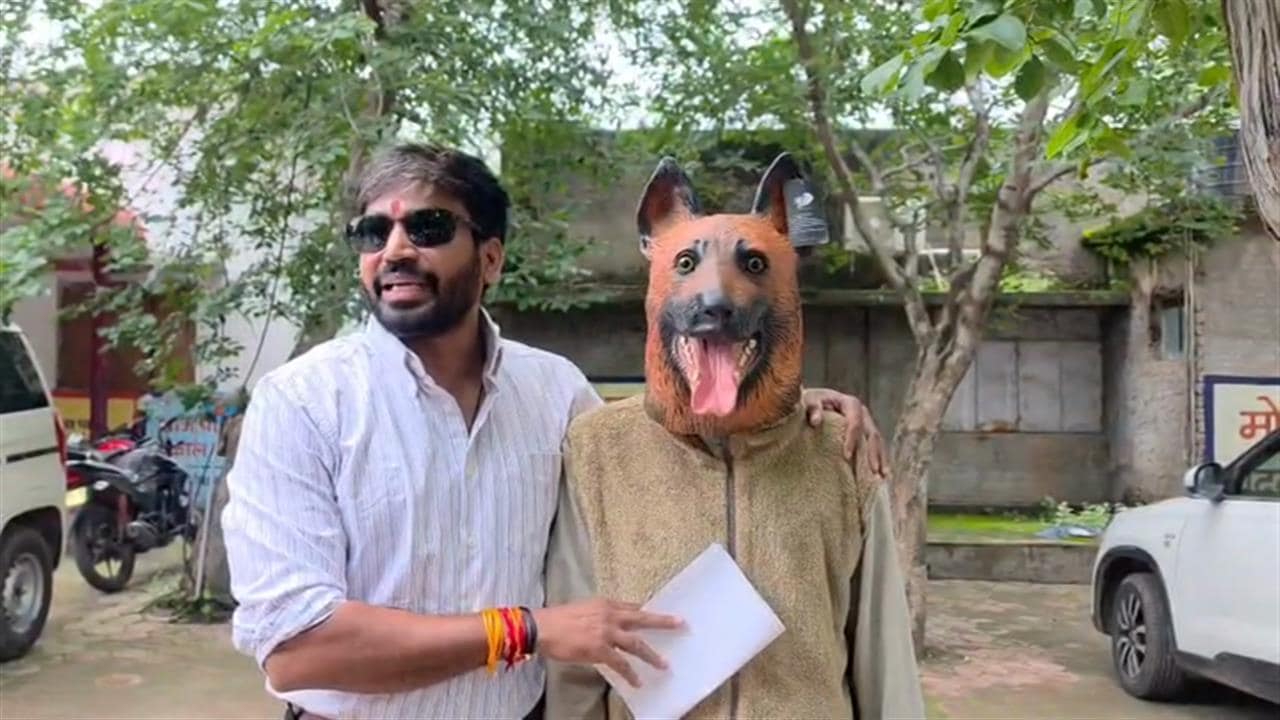 नसबंदी के बाद भी पिता बन गया 'कुत्ता'! अधिकारी से बोला- मेरी कौम बहुत वफादार है, भ्रष्टाचारियों ने हमें बदनाम किया