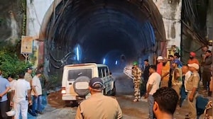 चमोली में टनल के अंदर घुसा पानी, 18 मजदूर फंसे