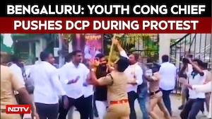 Youth Congress Chief Manjunath 'Manhandles' DCP During Bengaluru Protest