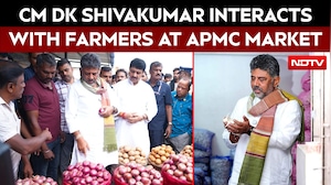 Karnataka News | Chief Minister DK Shivakumar Interacts With Farmers At Bengaluru APMC Market