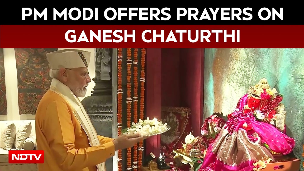 PM Modi Offers Prayers To Lord Ganesha On Ganesh Chaturthi At Minister Piyush Goyal’s Residence,