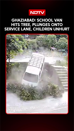 Video: Ghaziabad: School Van Carrying Children Hits Tree, Plunges Onto Service Road, Children Unhurt
