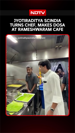 Jyotiraditya Scindia Turns Chef, Makes Dosa At Bangalore's Rameshwaram Cafe
