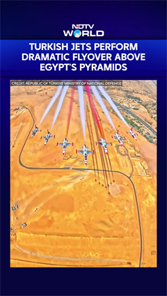 Turkish Jets Fly Over Egypt&rsquo;s Pyramids In Dramatic Airshow