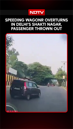 Delhi News | Speeding WagonR Overturns In Delhi's Shakti Nagar, Passenger Thrown Out