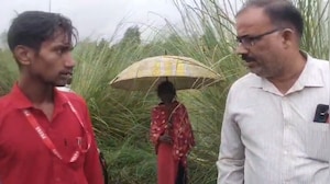 ब्राह्मण जाति बताई तो SC/ST एक्ट में फंसाने की दी धमकी... हरदोई के लेखपाल का वीडियो वायरल