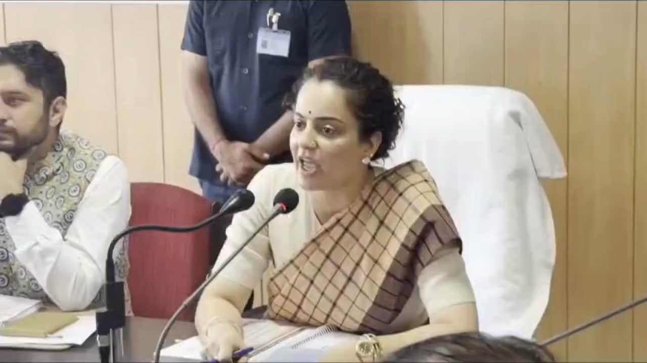 'इतनी निठल्ली हूं मैं? क्या जवाब दूं...' सांसद निधि खर्च न होने पर अधिकारियों पर भड़कीं कंगना रनौत