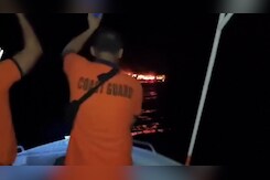 Philippines Ferry Fire: बोट में लगी भीषण आग,5 की मौत और कई लापता