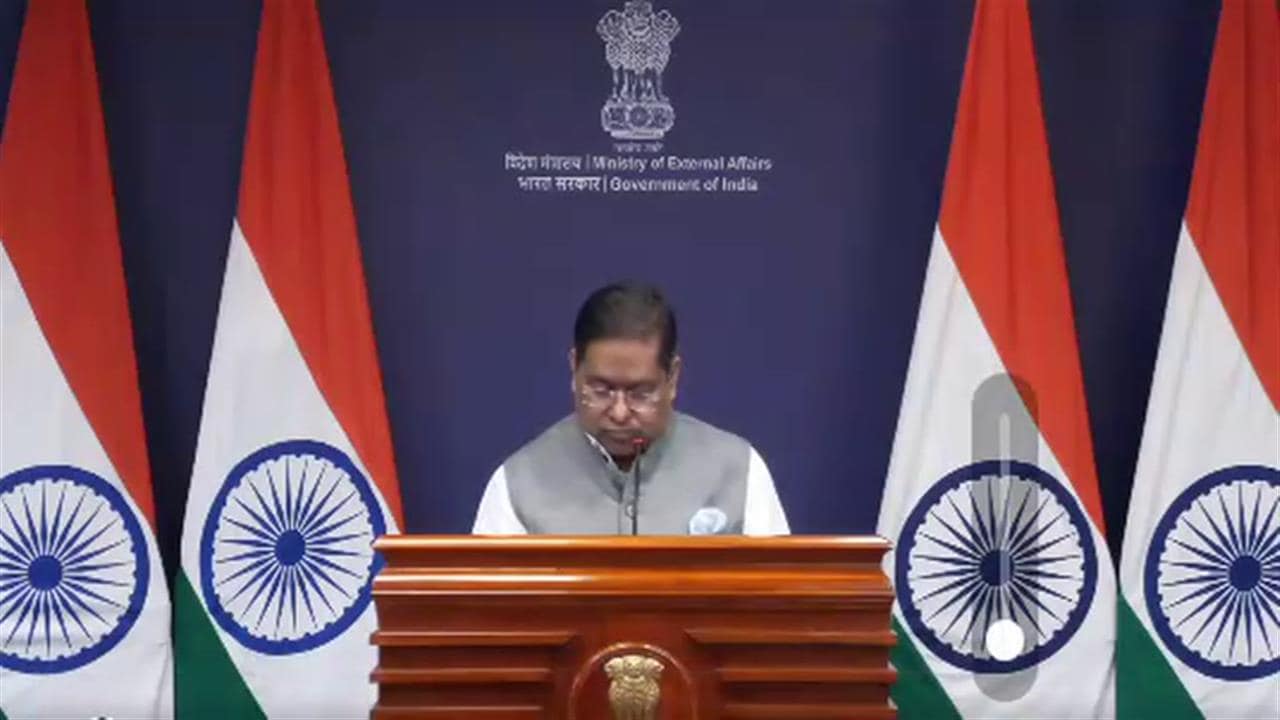 जहाजों की टक्कर पर पाकिस्तान का झूठ भारत ने किया बेनकाब, विदेश मंत्रालय ने बताई सच्चाई