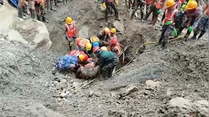 नेपाल में 9 दिन बाद चमत्कार, टनल से 2 मजदूर जिंदा निकले,VIDEO