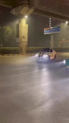McLaren, BMW Seen Doing Stunts On Gurugram Road, Hunt On For Drivers