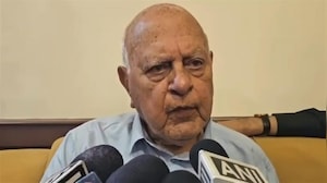कश्मीरी पंडितों को मिल रहीं धमकियां 'साजिश' का हिस्सा? फारूक अब्दुल्ला ने उठाए सवाल