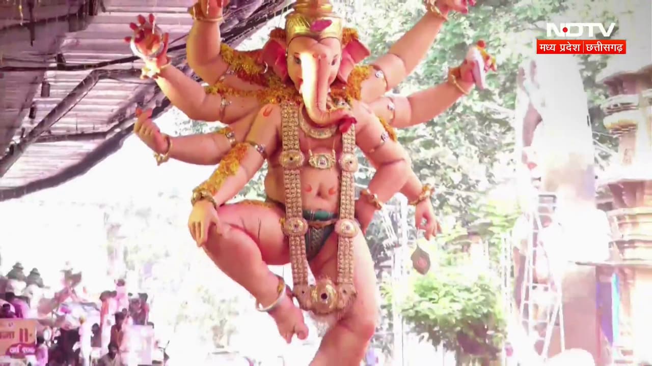 ऐसा Ganpati Visarjan नहीं देखा होगा!, गूंज उठा ...अगले बरस तू जल्दी आ । Ganpati Bappa Morya