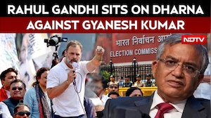 Rahul Gandhi Leads INDIA Bloc Protest Against Gyanesh Kumar, Sits On Dharna