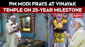 PM Narendra Modi Offers Prayers At Vinayak Temple In Delhi On 25-Year Milestone