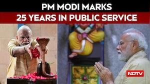 PM Modi Marks 25 Years In Public Service, Visits Delhi's Shri Vinayak Temple
