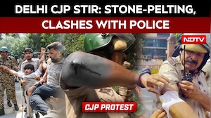 CJP Protest In Delhi Turns Violent As Masked Men Hurl Stones At Police, Over 2,000 Detained